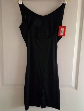 SPANX Black Shaping Bodysuit with Wide Straps Sz SP